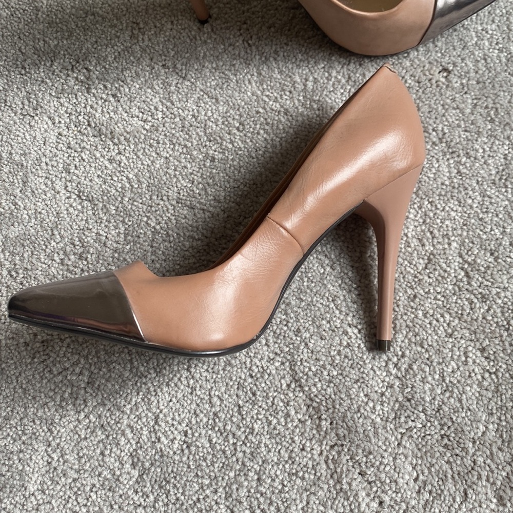 Heels - Picture 2 of 4